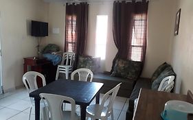 Casa Condomínio para até 8 pessoas 300m da praia